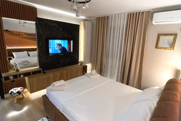 Shtepi me qera Apartament ne Tirane, 2+1, Mobilimi E mobiluar, Pagesa 65,000  Leke.
