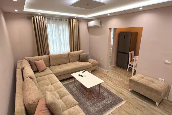 Shtepi me qera Apartament ne Tirane, 1+1, Mobilimi E mobiluar, Pagesa 60,000  Leke.