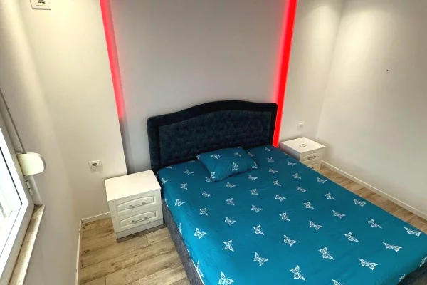 Shtepi me qera Apartament ne Tirane, 1+1, Mobilimi E mobiluar, Pagesa 60,000  Leke.