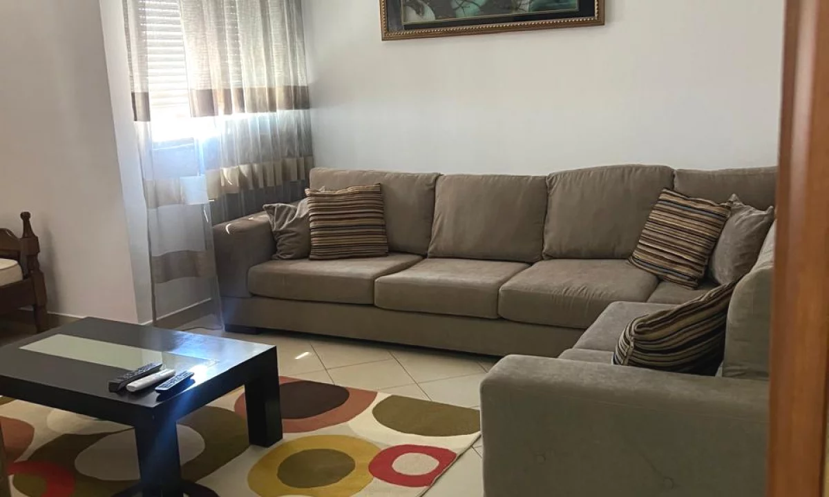 Shtepi me qera Apartament ne Tirane, 1+1, Mobilimi E mobiluar, Pagesa 60,000  Leke.