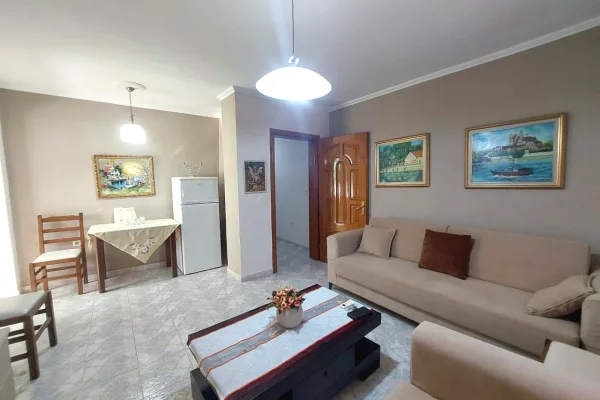 Shtepi me qera Apartament ne Tirane, 1+1, Mobilimi E mobiluar, Pagesa 50,000  Leke.