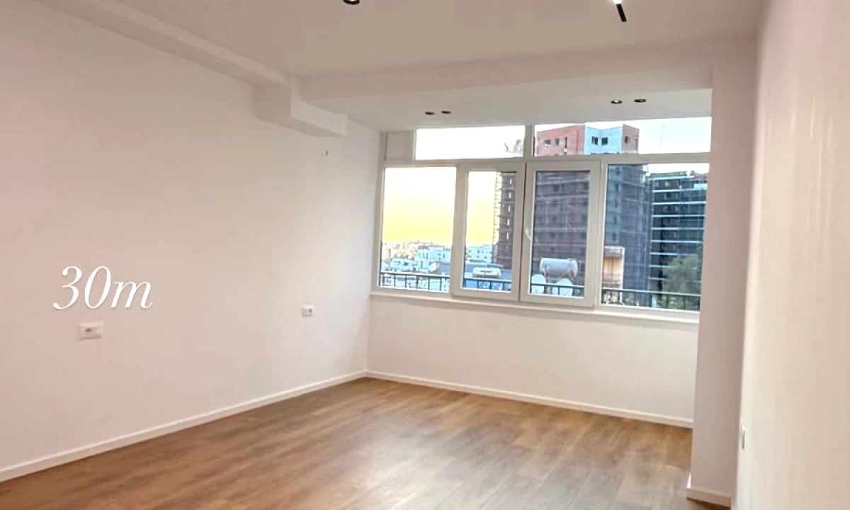 Shtepi ne shitje Apartament ne Tirane, Garsoniere, Mobilimi Bosh, pa mobiluar, Pagesa 115,000  Euro.