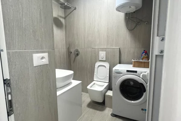 Shtepi me qera Apartament ne Tirane, 1+1, Mobilimi E mobiluar, Pagesa 600  Euro.