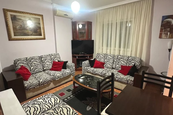 Shtepi me qera Apartament ne Tirane, 2+1, Mobilimi E mobiluar, Pagesa 55,000  Leke.