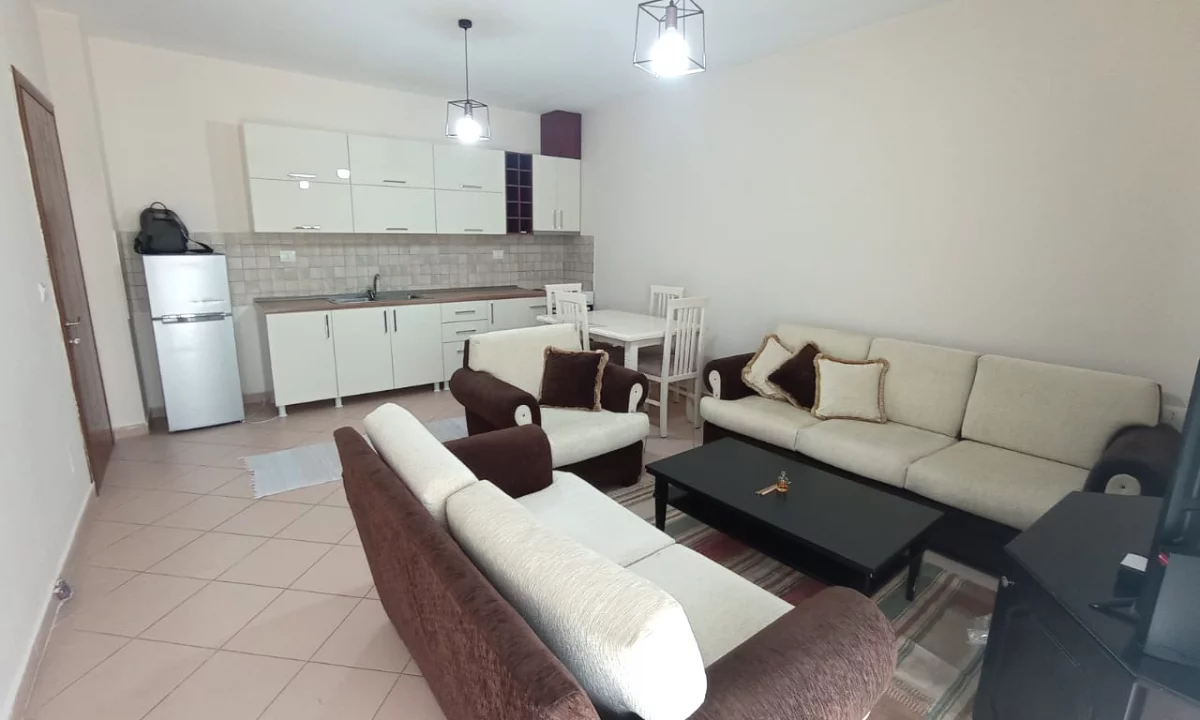 Shtepi me qera Apartament ne Tirane, 2+1, Mobilimi E mobiluar, Pagesa 65,000  Leke.