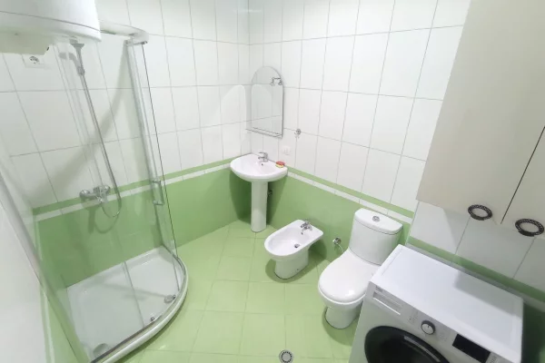 Shtepi me qera Apartament ne Tirane, 2+1, Mobilimi E mobiluar, Pagesa 65,000  Leke.