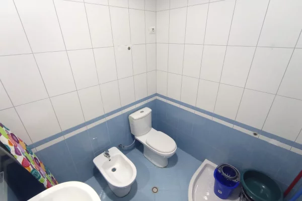 Shtepi me qera Apartament ne Tirane, 2+1, Mobilimi E mobiluar, Pagesa 65,000  Leke.