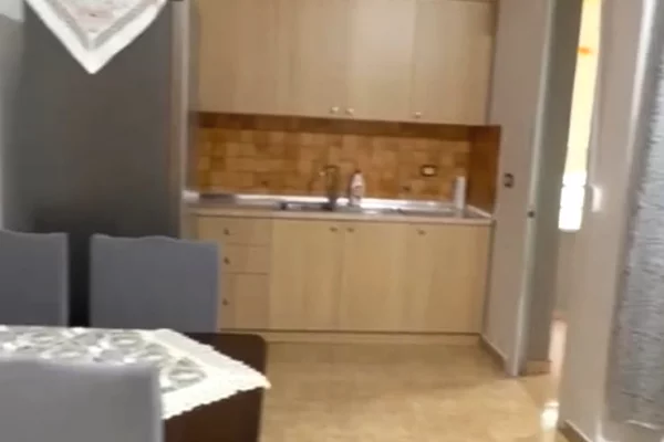 Shtepi me qera Apartament ne Tirane, 1+1, Mobilimi E mobiluar, Pagesa 50,000  Leke.