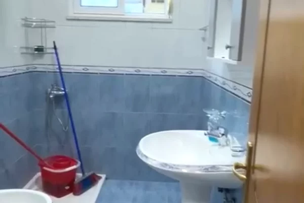 Shtepi me qera Apartament ne Tirane, 1+1, Mobilimi E mobiluar, Pagesa 50,000  Leke.