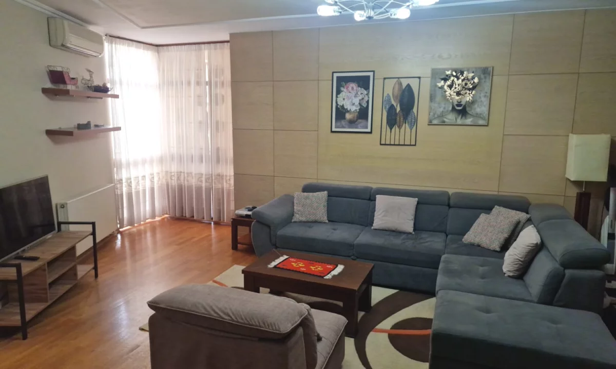 Shtepi me qera Apartament ne Tirane, 2+1, Mobilimi E mobiluar, Pagesa 90,000  Leke.
