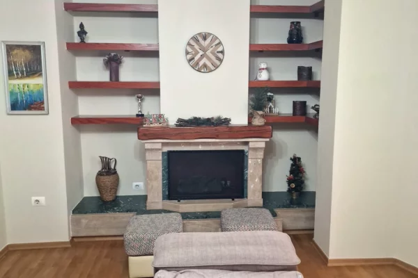 Shtepi me qera Apartament ne Tirane, 2+1, Mobilimi E mobiluar, Pagesa 90,000  Leke.