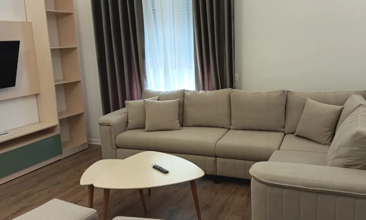 Shtepi me qera Apartament ne Tirane, 2+1, Mobilimi E mobiluar, Pagesa 50,000  Leke.