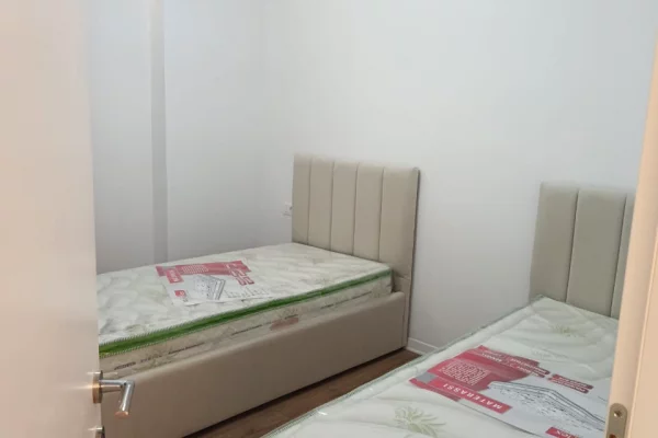 Shtepi me qera Apartament ne Tirane, 2+1, Mobilimi E mobiluar, Pagesa 50,000  Leke.