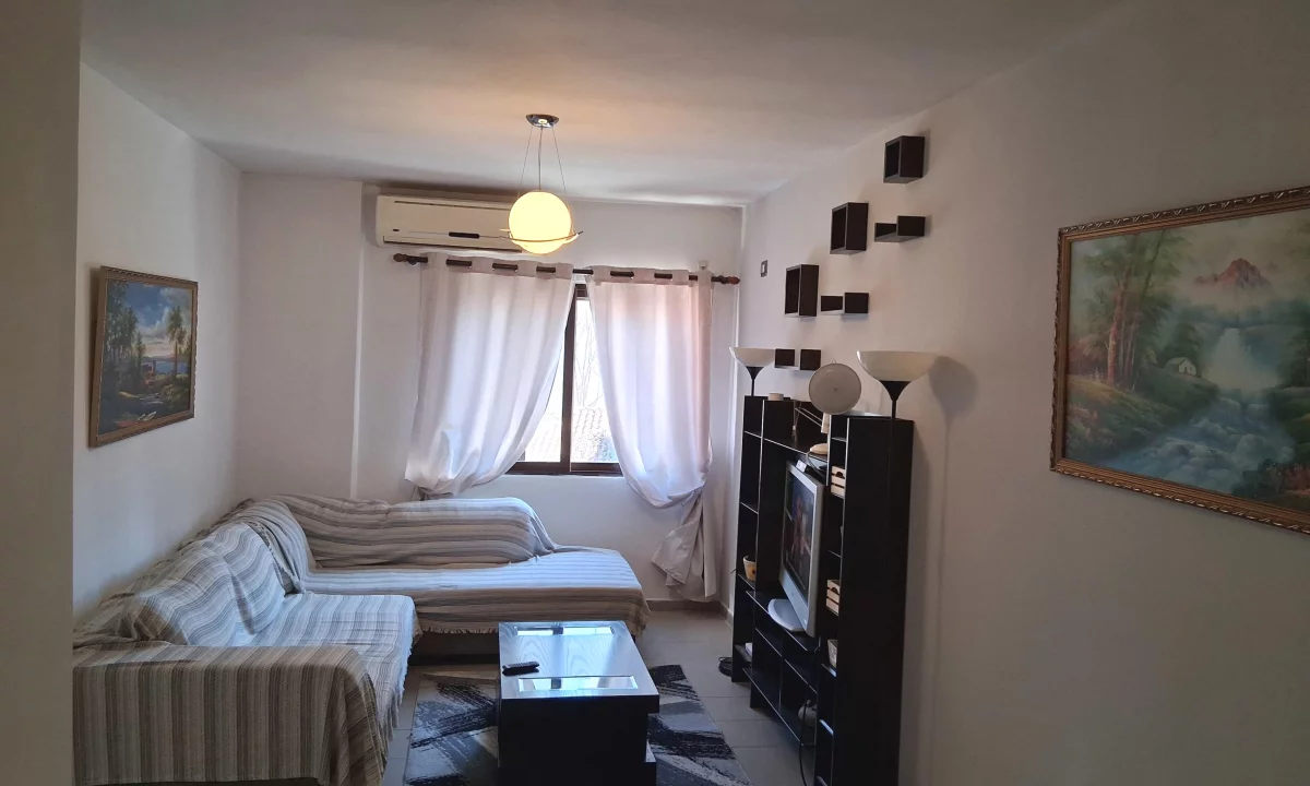 Shtepi me qera Apartament ne Tirane, 2+1, Mobilimi E mobiluar, Pagesa 720  Euro.