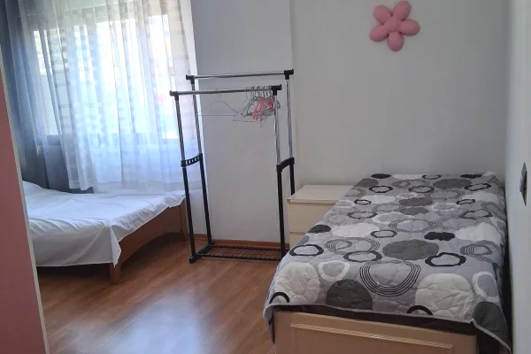 Shtepi me qera Apartament ne Tirane, 2+1, Mobilimi E mobiluar, Pagesa 720  Euro.