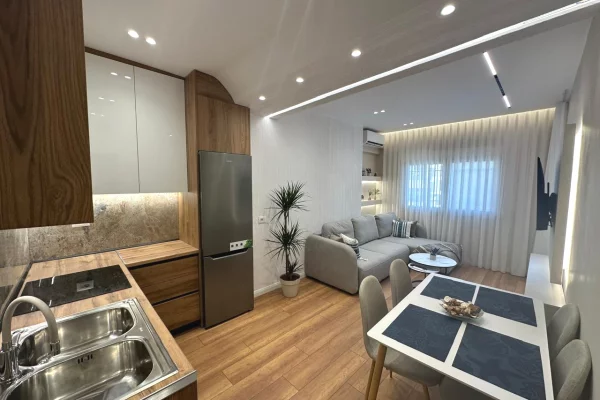 ek Pazari i Ri,prane Optika Roma shitet apartament 1+1, 163,000Euro