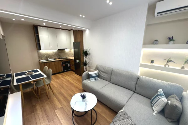 🏢Tek Pazari i Ri,prane Optika Roma shitet garsoniere me siperfaqe 34m2, 120,000Euro