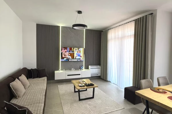 🏢Rruga Jordan Misja ,jepet me qera apartament 1+1,i mobiluar.60,000Leke  