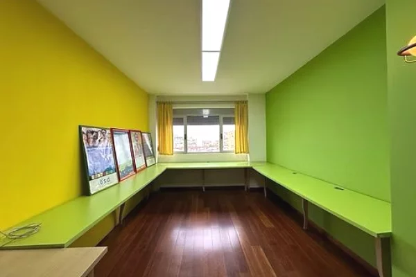 🏢 Rr. e Dibres, Kompleksi Halili – Jepet me qira ambient per zyra me siperfaqe 120 m2. 120,000 Lek