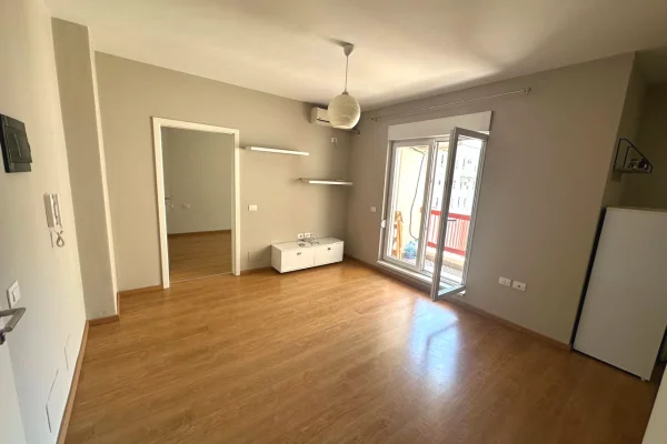 Appartamento in affitto a Tirana 1+1, Arredato