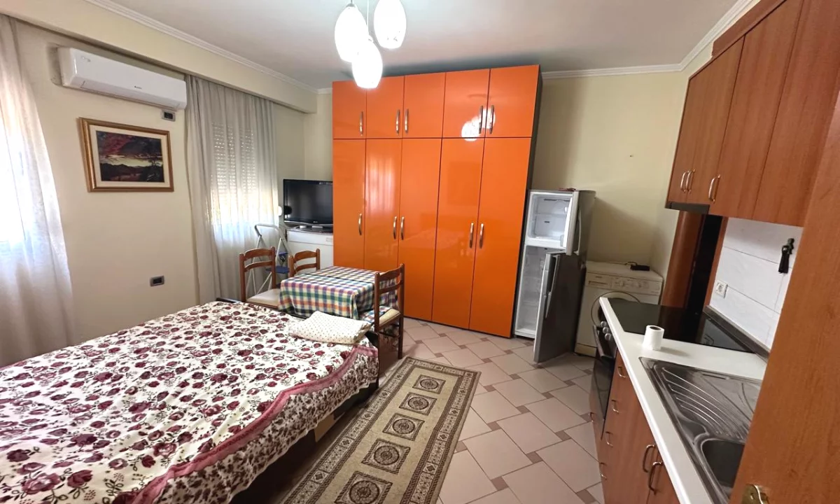 Shtepi me qera Apartament ne Tirane, Garsoniere, Mobilimi E mobiluar, Pagesa 40,000  Leke.