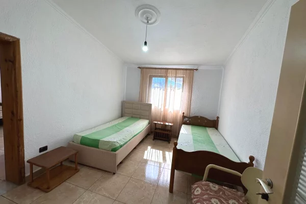 Shtepi me qera Apartament ne Tirane, 2+1, Mobilimi E mobiluar, Pagesa 50,000  Leke.