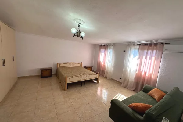 Shtepi me qera Apartament ne Tirane, 2+1, Mobilimi E mobiluar, Pagesa 50,000  Leke.