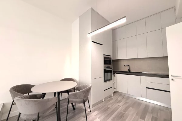 Shtepi me qera Apartament ne Tirane, 1+1, Mobilimi E mobiluar, Pagesa 75,000  Leke.