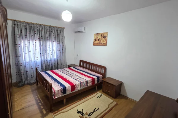 Shtepi me qera Apartament ne Tirane, 3+1, Mobilimi E mobiluar, Pagesa 50,000  Leke.