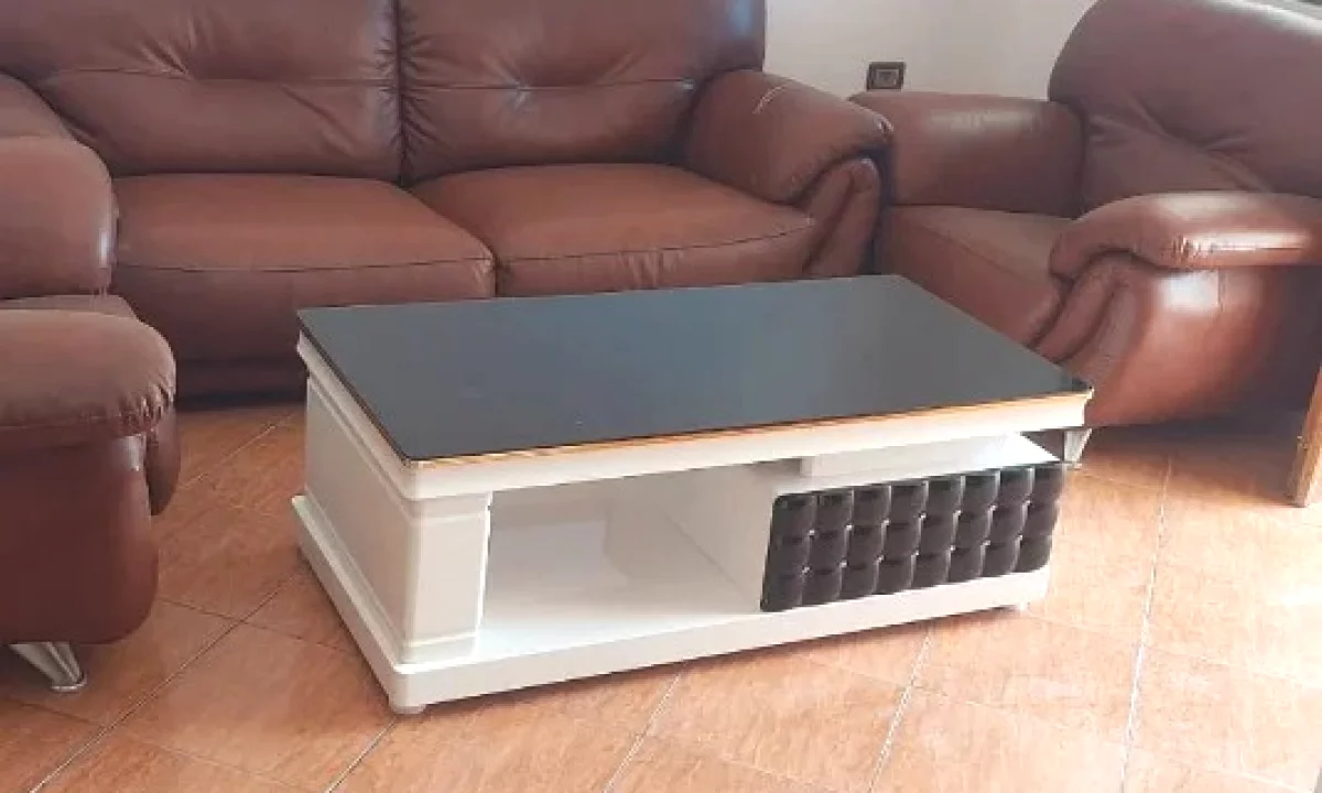 Shtepi me qera Vila Luksoze ne Tirane, 2+1, Mobilimi E mobiluar, Pagesa 40,000  Leke.