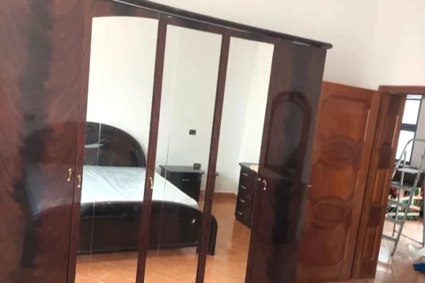 Shtepi me qera Vila Luksoze ne Tirane, 2+1, Mobilimi E mobiluar, Pagesa 40,000  Leke.