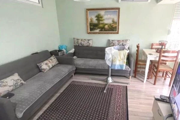 Apartament 2+1 me qera ne Tirane zona Ali Demi/Tregu Elektrik
