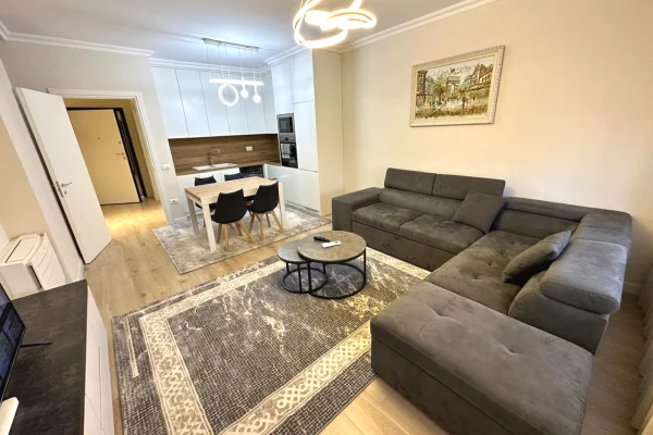 Shtepi me qera 2+1 ne Tirane - 1,000 Euro
