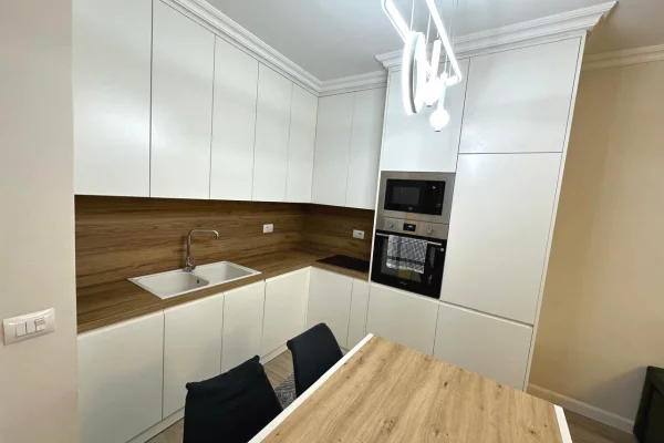 Shtepi me qera Apartament ne Tirane, 2+1, Mobilimi E mobiluar, Pagesa 1,000  Euro.