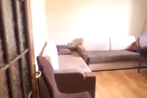 Shtepi me qera Apartament ne Tirane, 2+1, Mobilimi E mobiluar, Pagesa 50,000  Leke.