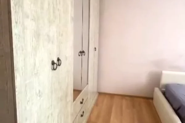 Shtepi me qera Apartament ne Tirane, 2+1, Mobilimi E mobiluar, Pagesa 50,000  Leke.