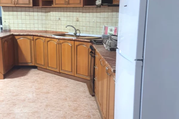 Shtepi me qera Apartament ne Tirane, 2+1, Mobilimi E mobiluar, Pagesa 55,000  Leke.
