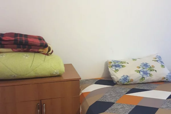 Shtepi me qera Apartament ne Tirane, 2+1, Mobilimi E mobiluar, Pagesa 55,000  Leke.