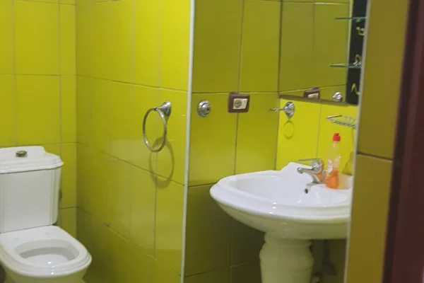 Shtepi me qera Apartament ne Tirane, 2+1, Mobilimi E mobiluar, Pagesa 55,000  Leke.