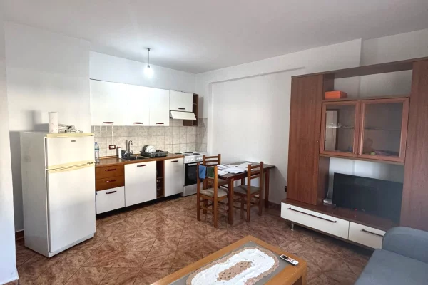 Shtepi me qera Apartament ne Tirane, 1+1, Mobilimi E mobiluar, Pagesa 45,000  Leke.