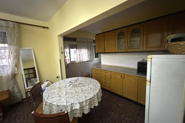 Shtepi me qera Apartament ne Tirane, 1+1, Mobilimi E mobiluar, Pagesa 35,000  Leke.