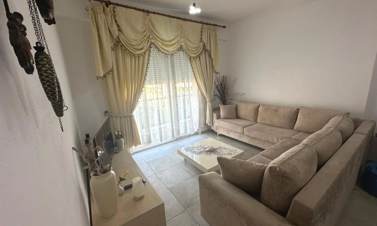 Shtepi me qera Apartament ne Tirane, 1+1, Mobilimi E mobiluar, Pagesa 50,000  Leke.
