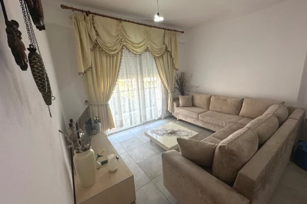 🏢Xhamllik,jepet me qera apartament 1+1,i mobiluar.50,000Leke
