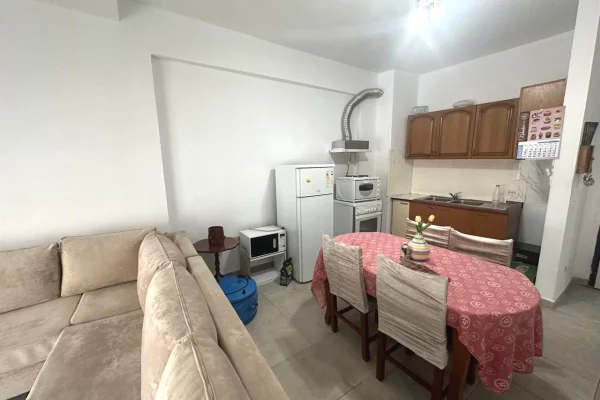 Shtepi me qera Apartament ne Tirane, 1+1, Mobilimi E mobiluar, Pagesa 50,000  Leke.