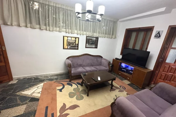 Shtepi me qera Vila Luksoze ne Tirane, 1+1, Mobilimi E mobiluar, Pagesa 50,000  Leke.