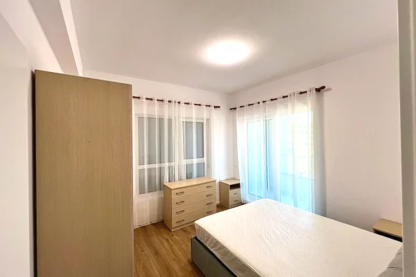 Shtepi me qera Apartament ne Tirane, 1+1, Mobilimi E mobiluar, Pagesa 42,000  Leke.