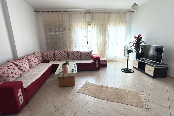 Shtepi me qera 2+1 ne Tirane - 65,000 Leke