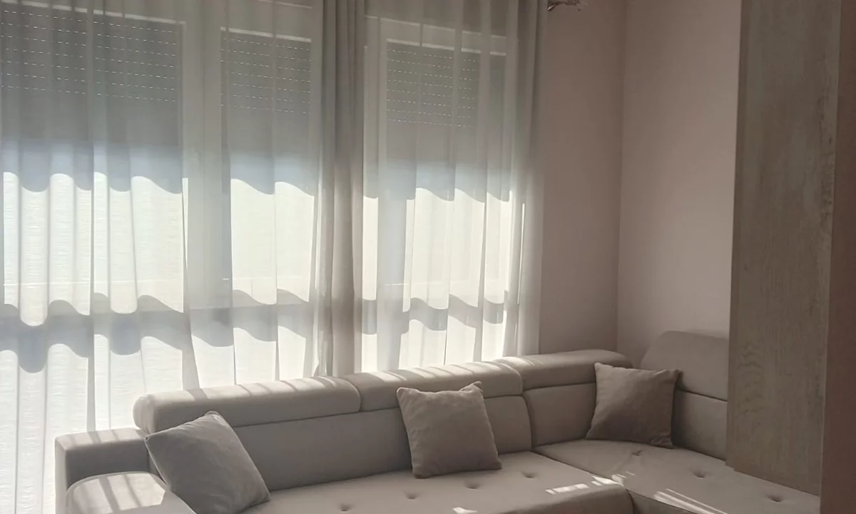 Shtepi me qera Apartament ne Tirane, 1+1, Mobilimi E mobiluar, Pagesa 50,000  Leke.