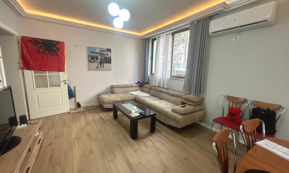 Villa di lusso in affitto a Tirana 1+1, Arredato