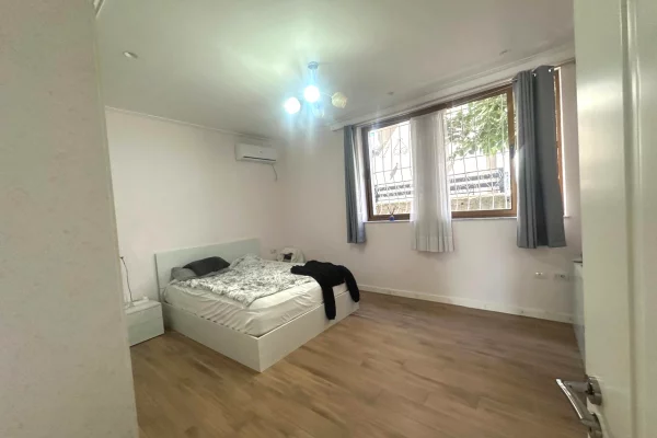Villa di lusso in affitto a Tirana 1+1, Arredato